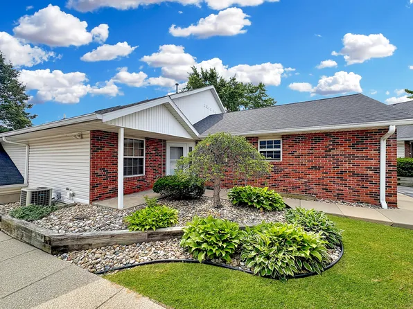 1591 Hickory Trace Dr, Stevensville, MI 49127