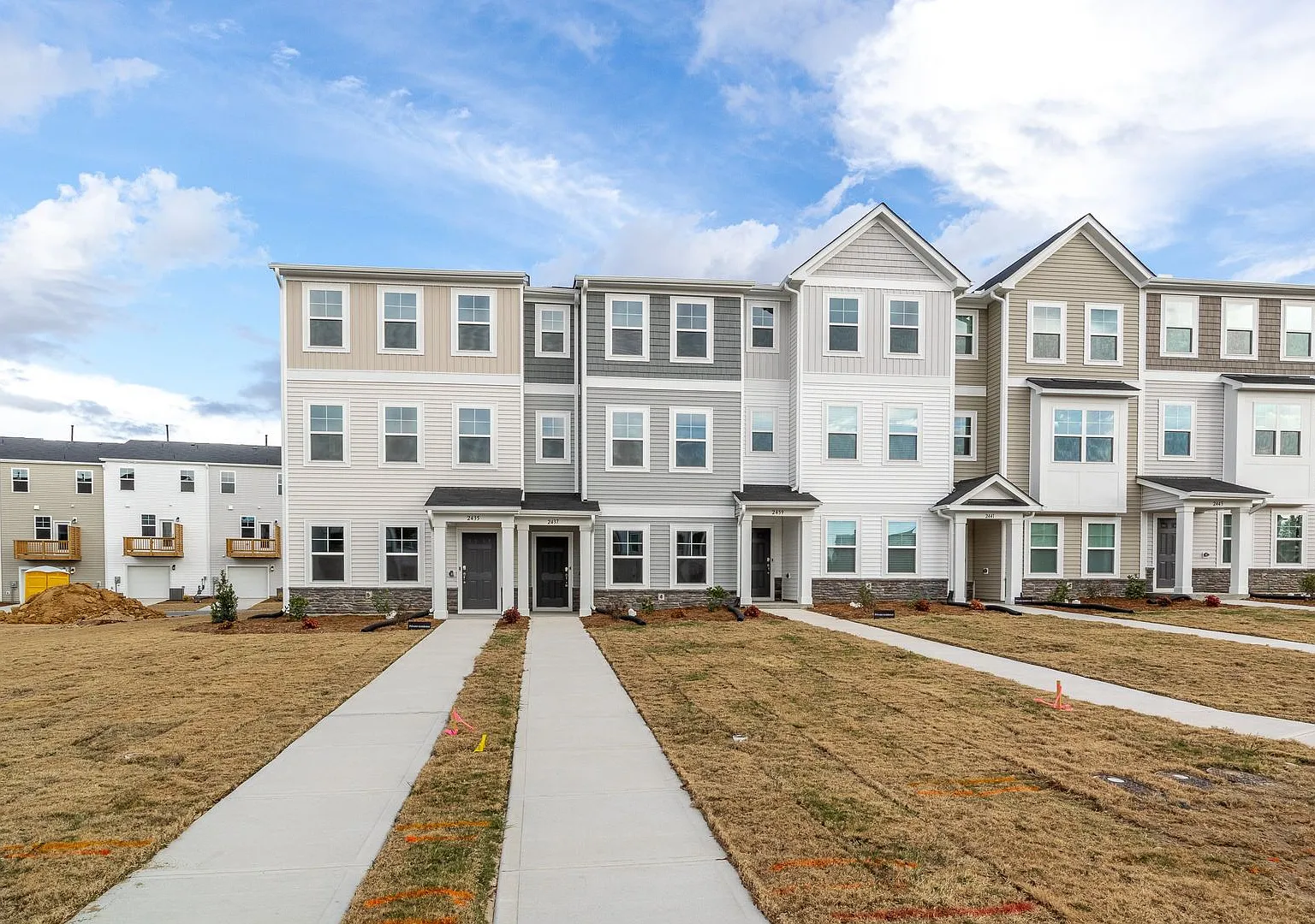 Stunning 3/3.5 Townhome in SE Raleigh — Photo 3