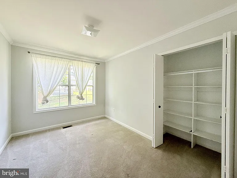 70 Dorothy Ln — Photo 24
