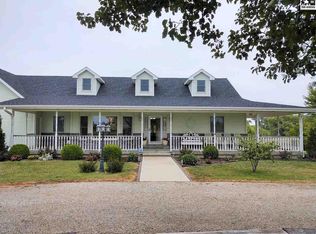 1410 Pondview Ln, McPherson, KS 67460