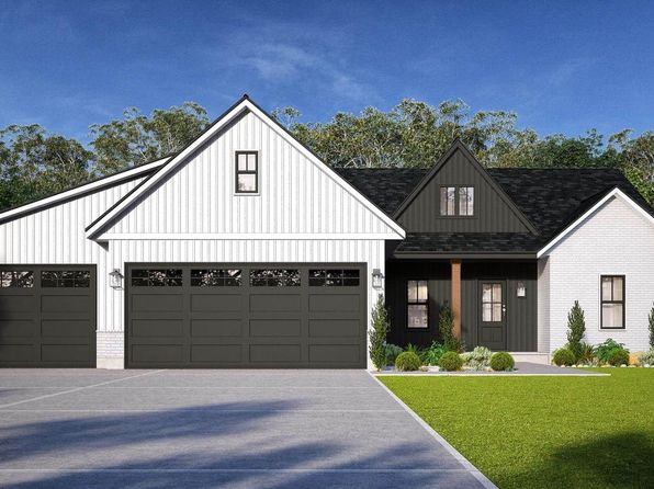 2590 North STELLITA CIRCLE, De Pere, WI 54115