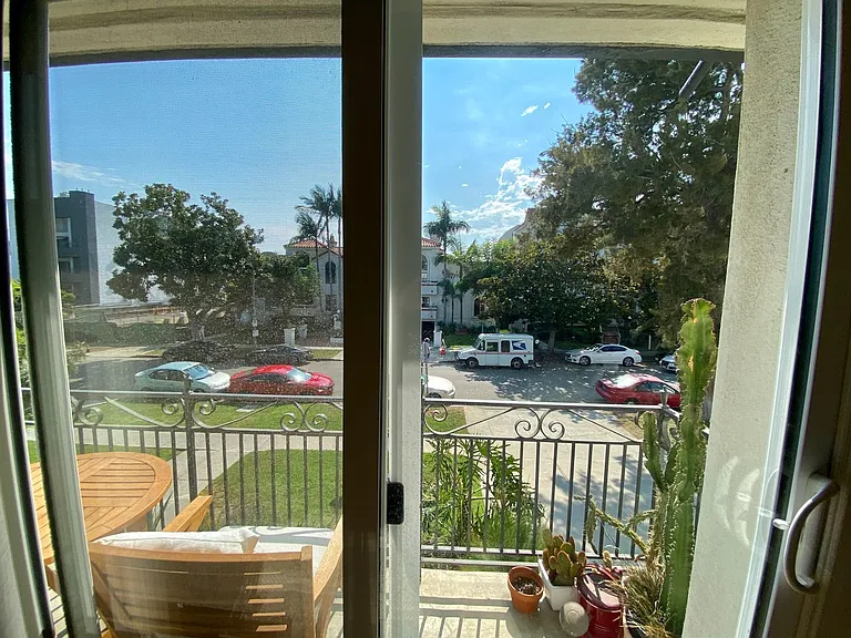 can374 — Photo 10