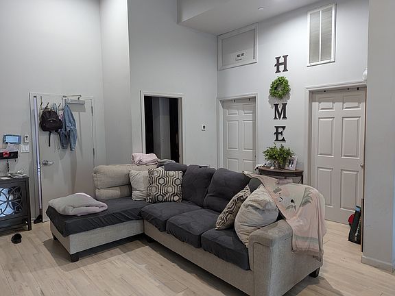 4th image of 48 S Franklin St Suite 2