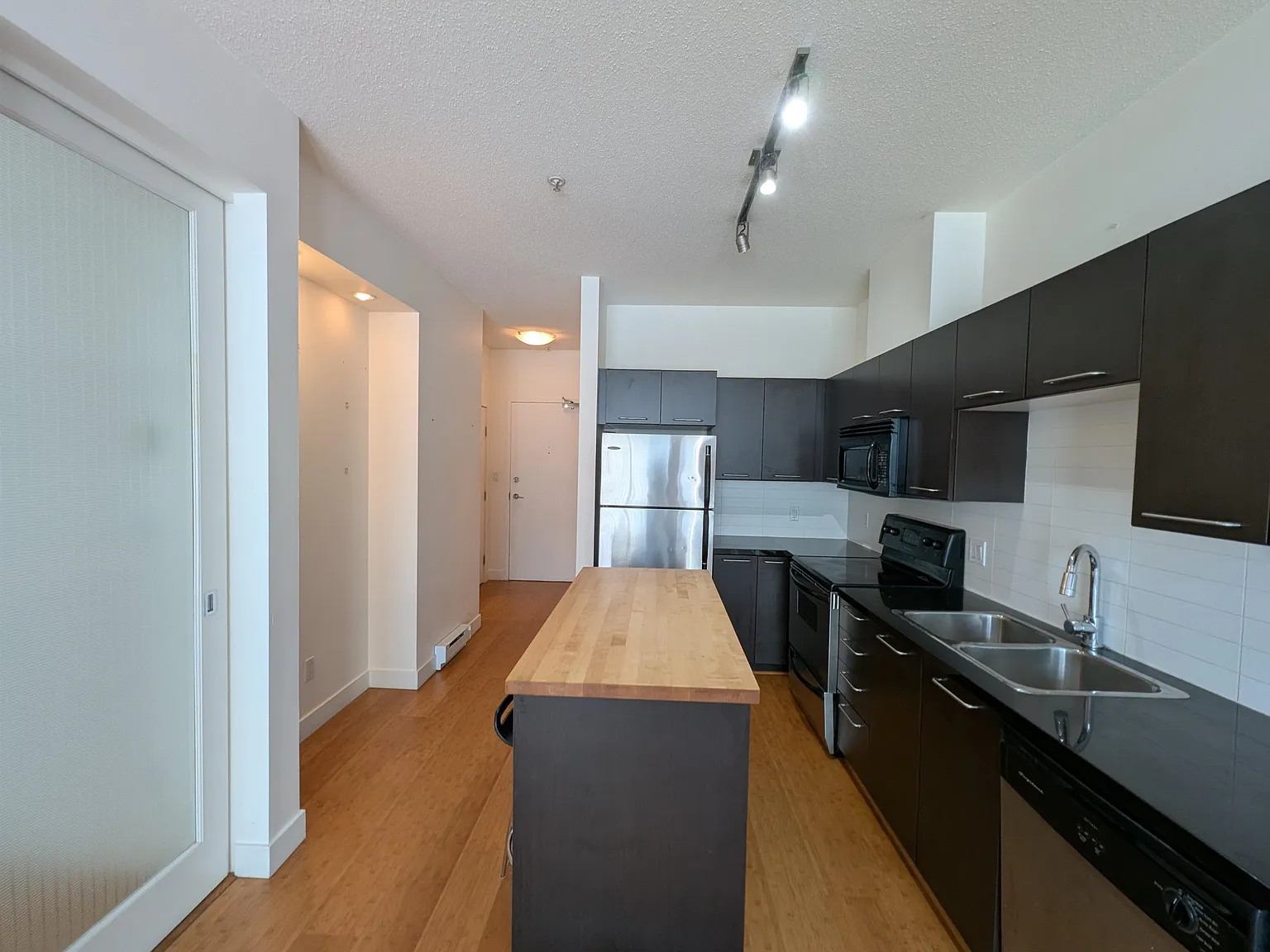 1 bed, 643 sqft, $2,900 — Photo 1