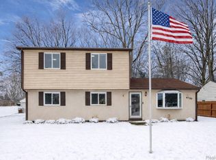 47185 Vanker Ave, Shelby Township, MI 48317