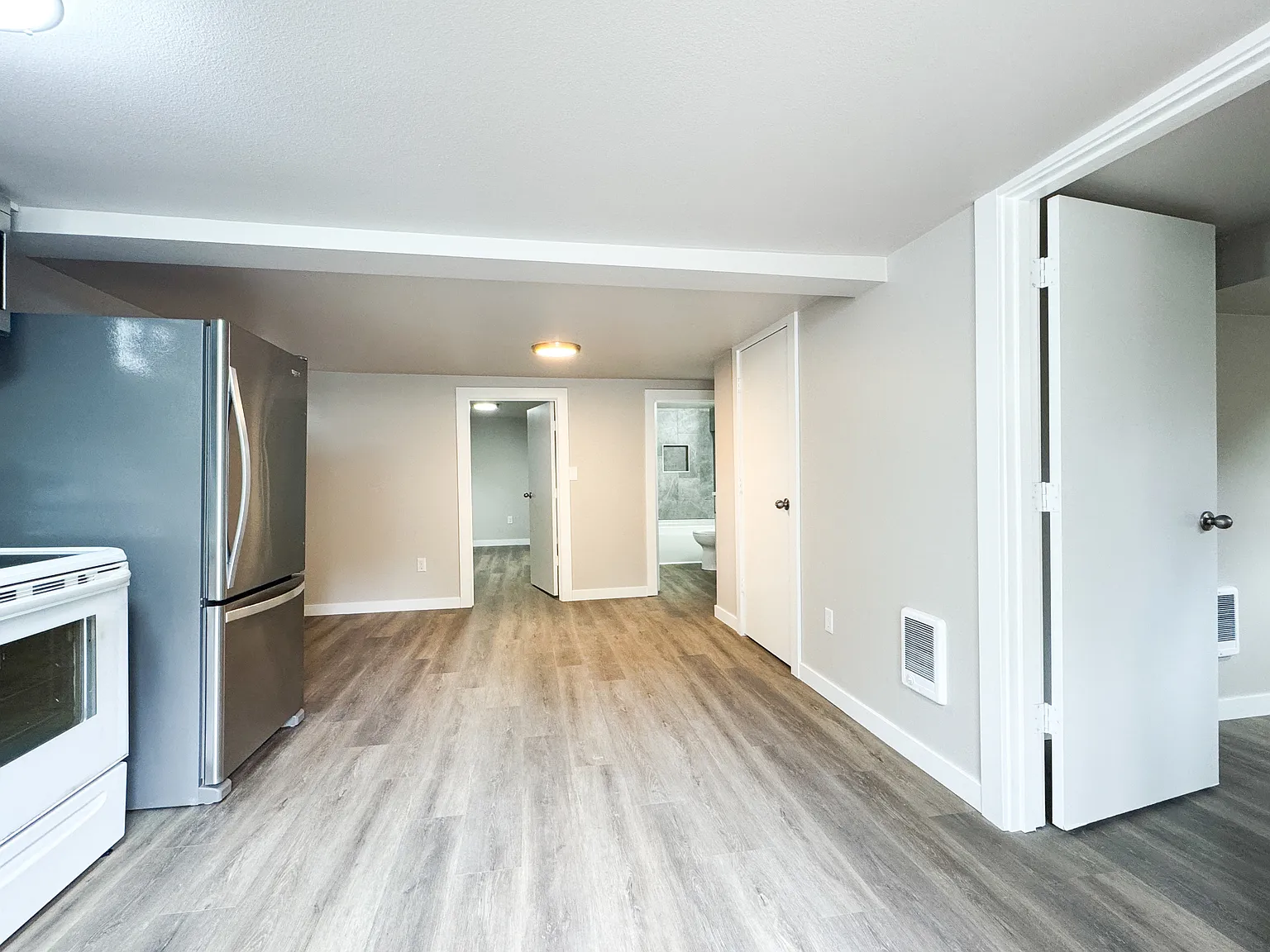 2301 NE 125th St, Seattle - 102 — Photo 2