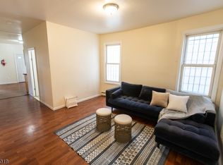 482 S 16th St, Newark, NJ 07103