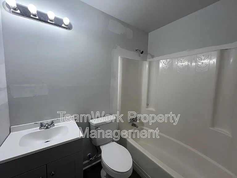 342B Dorchester Manor Rd #B — Photo 7