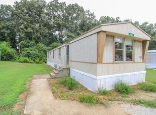 192 Cameron Cir, Muscle Shoals, AL 35661
