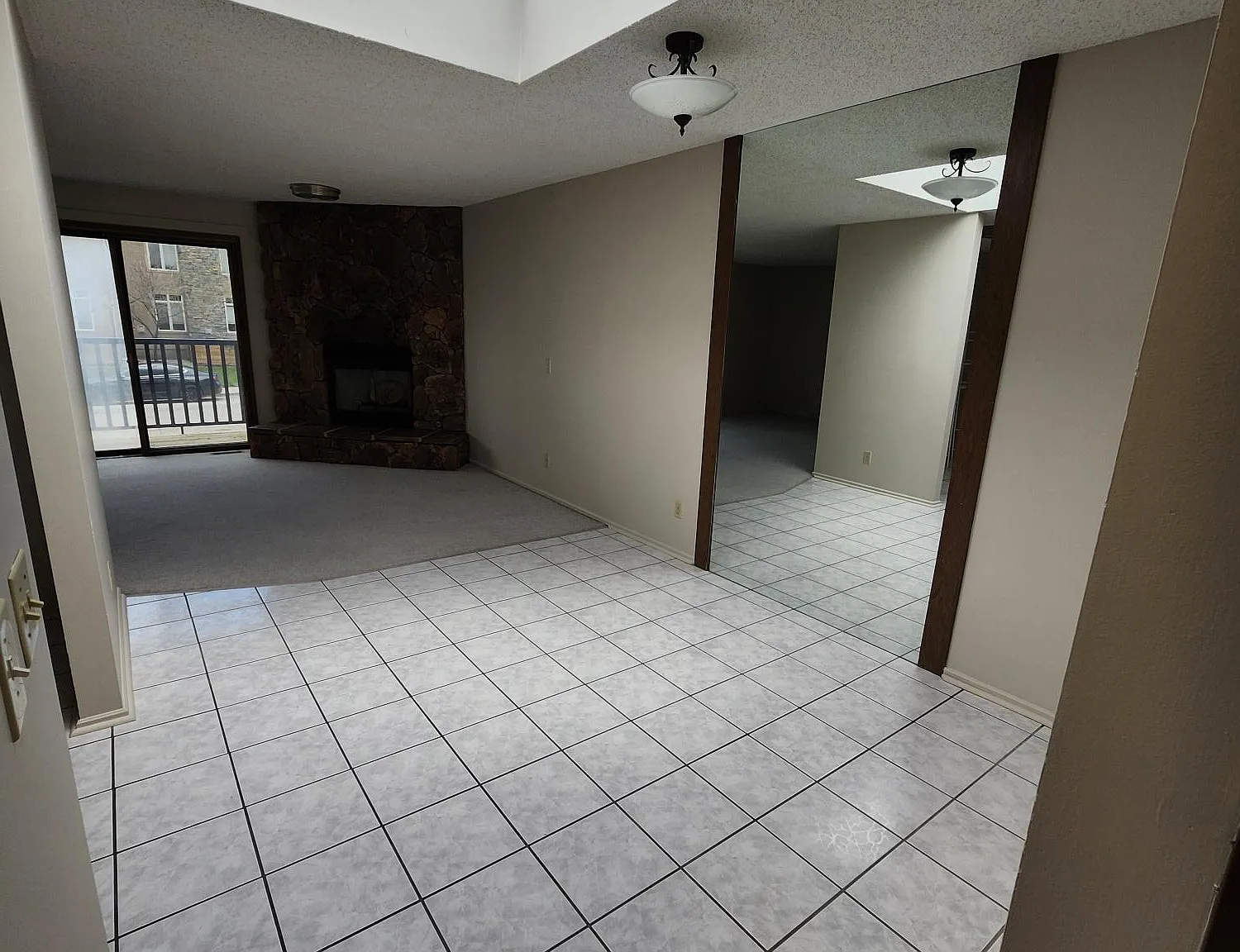 703 56 Avenue SW — Photo 3