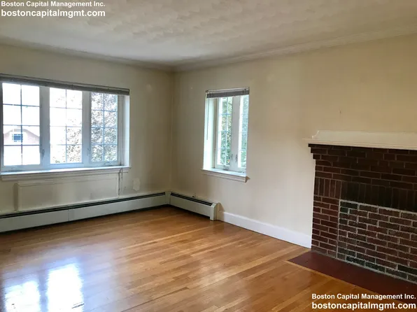 8 Mount Ida St APT 2, Newton, MA 02458