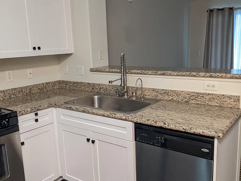 100 S Alameda St #371 — Photo 2