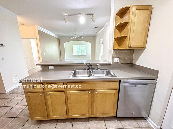 4th image of 4207 S Dale Mabry Hwy Unit 10306
