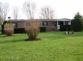 909 Apache Ln, Strawberry Plains, TN 37871