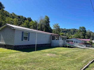 50 Boswell St, Tunnelton, WV 26444