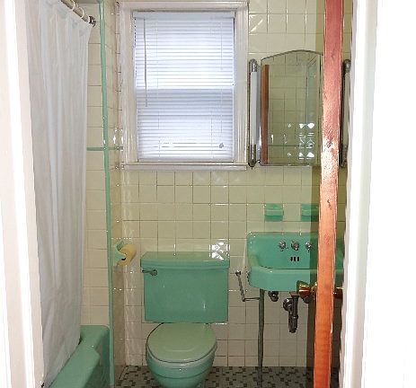 3rd image of 1115 Webber Ave