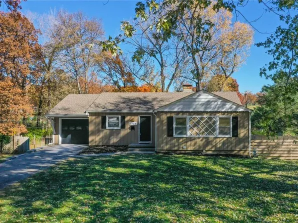 6719 Hadley St, Overland Park, KS 66204