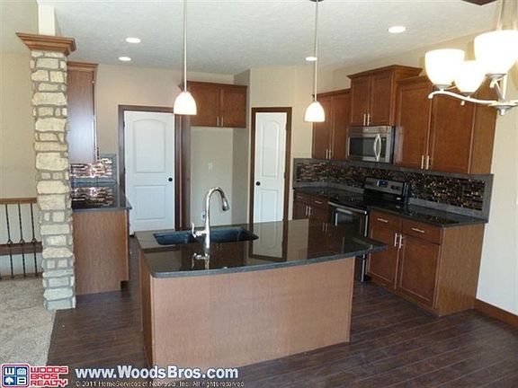 4th image of 9539 S 72nd St