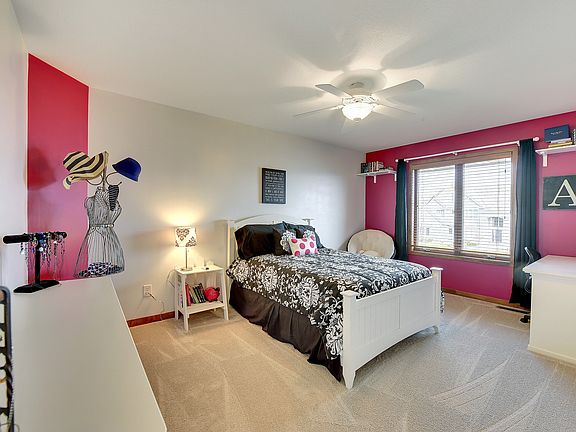 UL BED 3/private 3/4 BA
