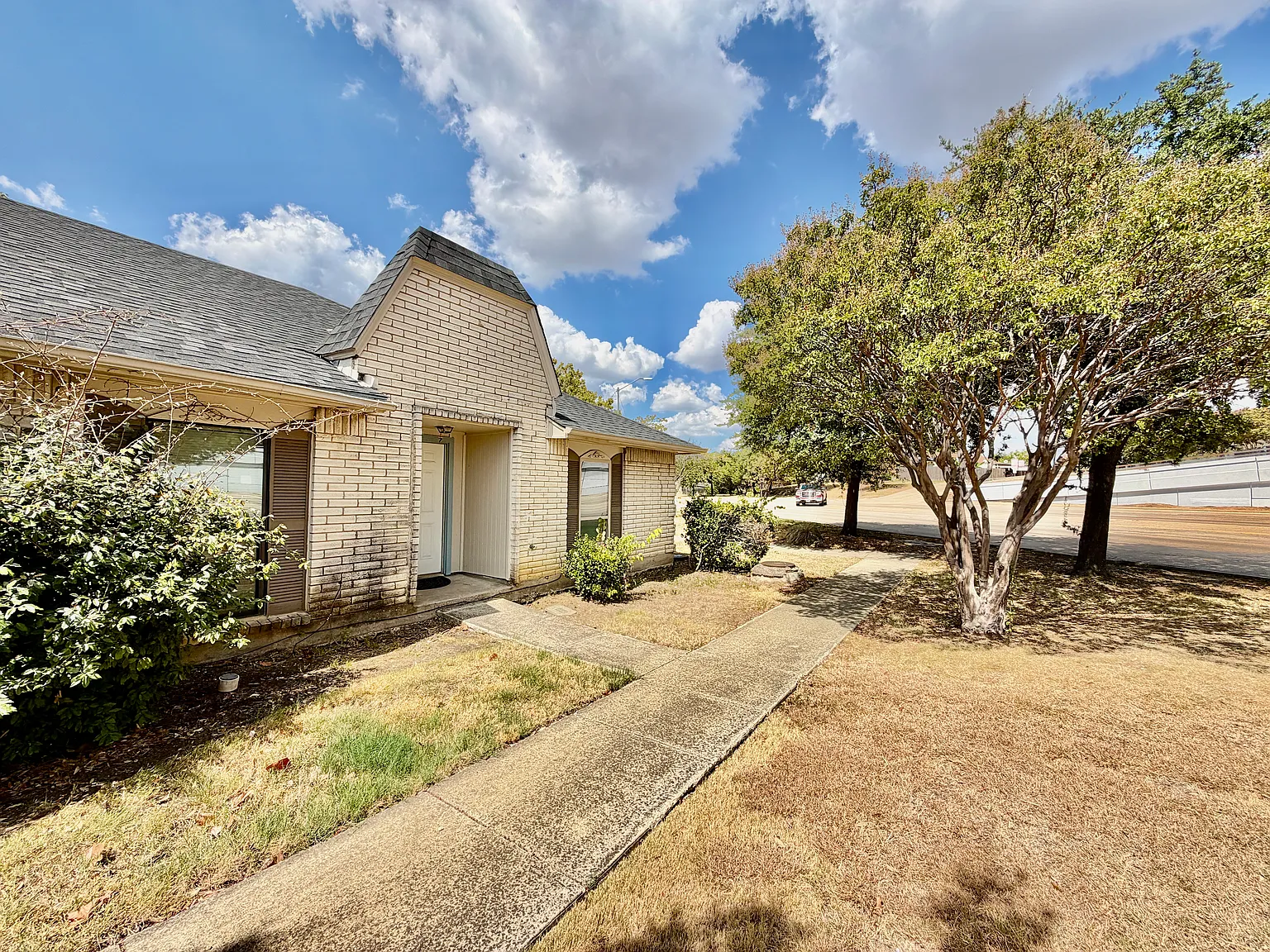 3 bed, 1244 sqft, $1,800 — Photo 3