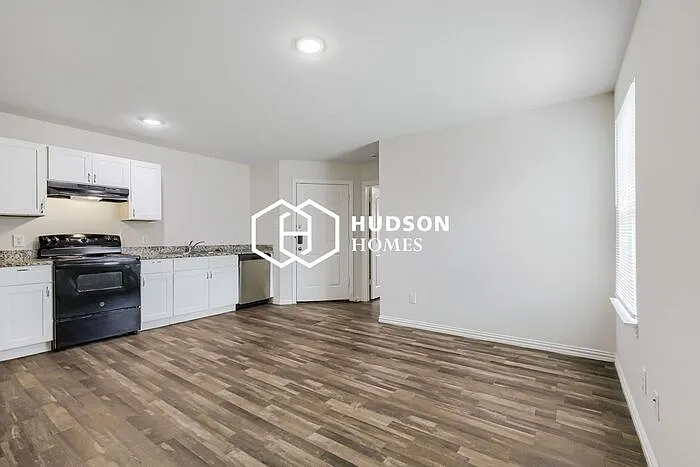 3 bed, 2.0 bath, 872 sqft, $935 — Photo 4