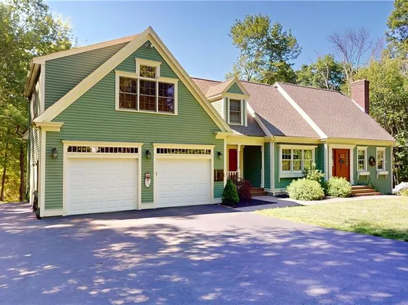 2525 Wallum Lake Rd, Pascoag, RI 02859