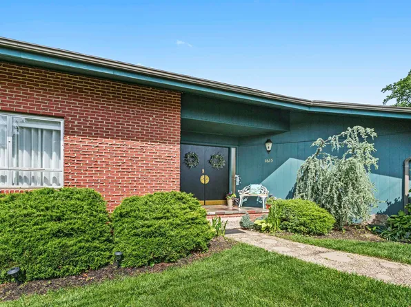 1615 Campbell Dr, Huntington, WV 25705