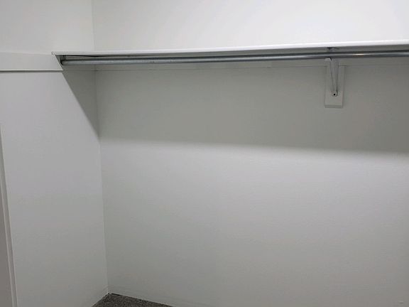 5th image of 270 Bonnie Ln