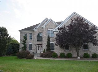 1 Mountain View Dr, Andover, NJ 07821