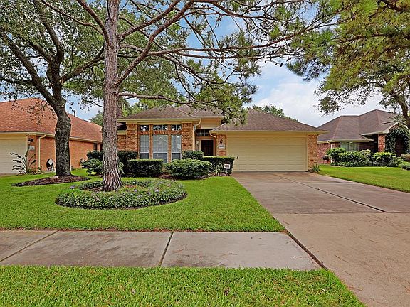 3rd image of 8742 Aberdeen Palms Dr