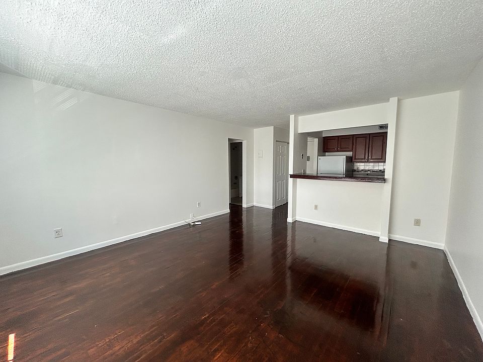 1st image of 251 Woodland Ave #2E