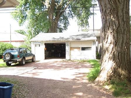 2nd image of 415 S Williams Ave