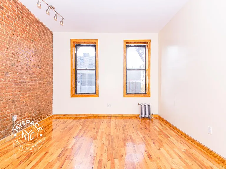 126 Graham Ave #3B — Photo 4