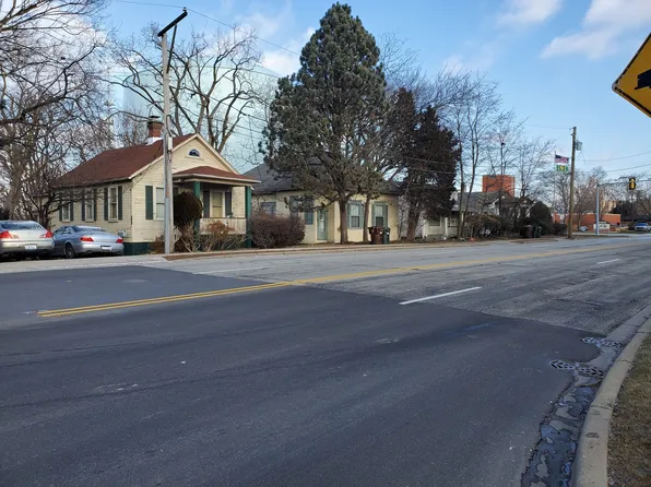 9008 Gross Point Rd, Skokie, IL 60077