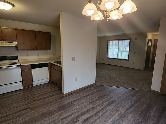 4th image of 241 N Chicago Ave Unit 7