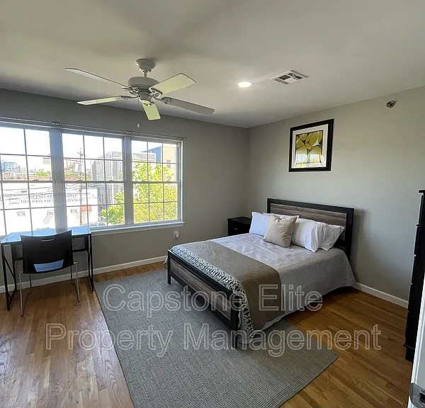117 Hudson St S #3-3-4 — Photo 2