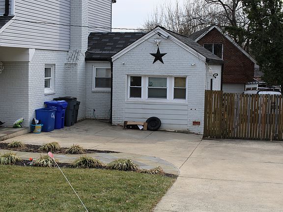 Driveway with refuse/recycling space