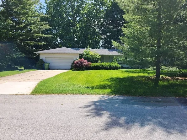 4540 Morningside Dr SE, Kentwood, MI 49512