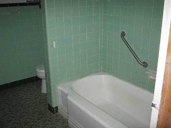 4th image of 5862 Eastwood Dr
