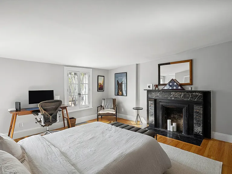 136 W 11th St #3 — Photo 10