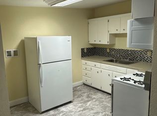 1608 Broadway St #B, Webb City, MO 64870