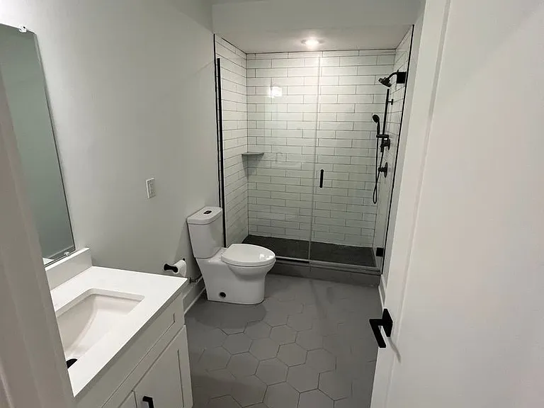 85 E Sharpnack St — Photo 33