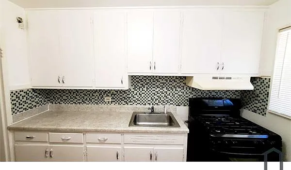1114 Porter St — Photo 9