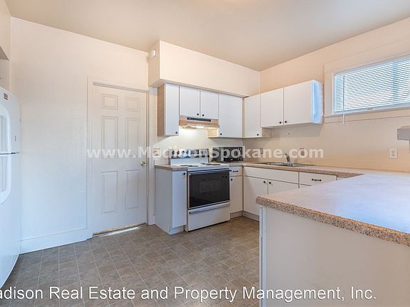 3rd image of 211 W Shannon Ave APT 2