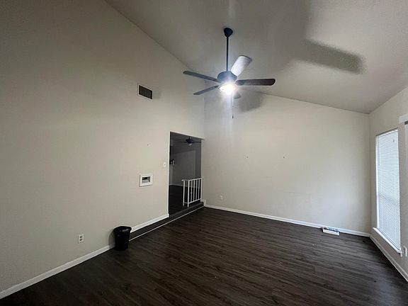 3rd image of 3734 Thornberry Ct