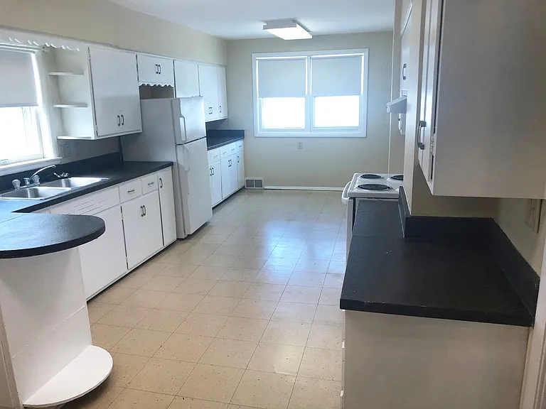 629 McClellan St — Photo 13