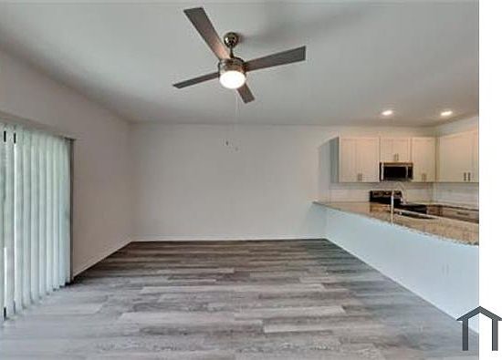 5th image of 3106 SE Santa Barbara Pl