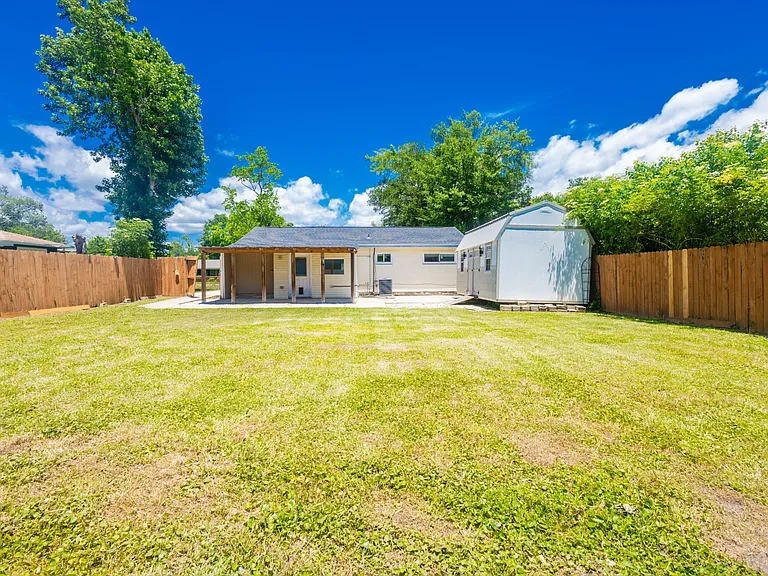 4519 Martha Ave — Photo 8