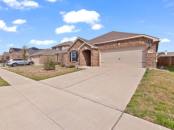 2nd image of 119 Bluebonnet Dr