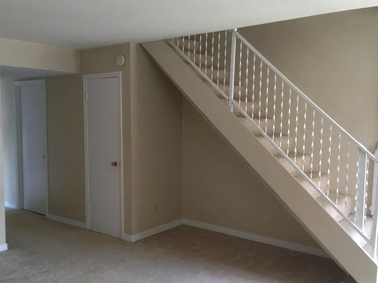 2075 Miracle Dr — Photo 2